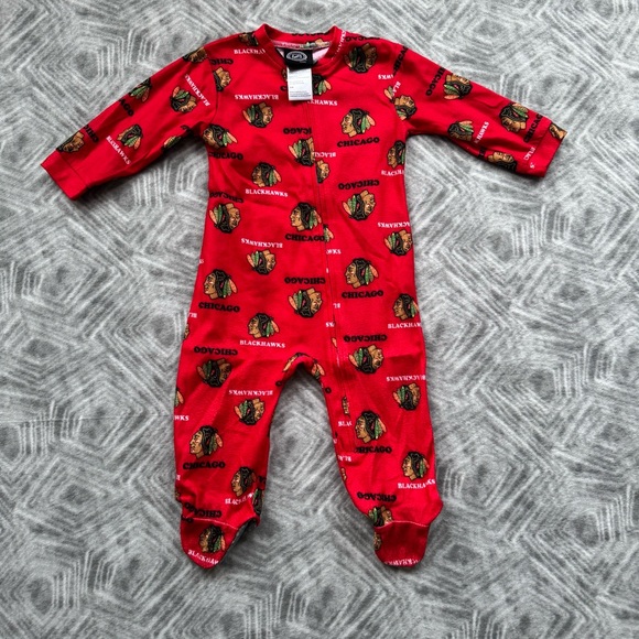 NHL Chicago Blackhawks Red Kids Footie Pajamas 18 mo - Picture 1 of 2
